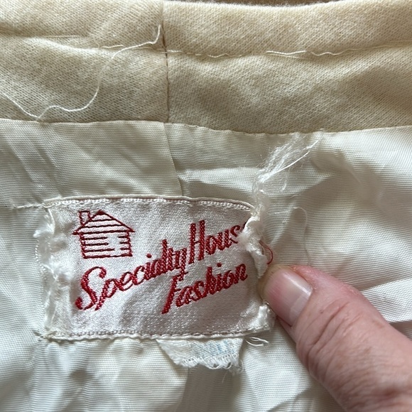 VTG cream knit jacket with embroidery trim, fully lined, Specialty House size SP - Picture 5 of 7